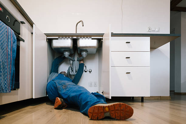 Professional Emergency Plumber technician working in Caldwell, NJ